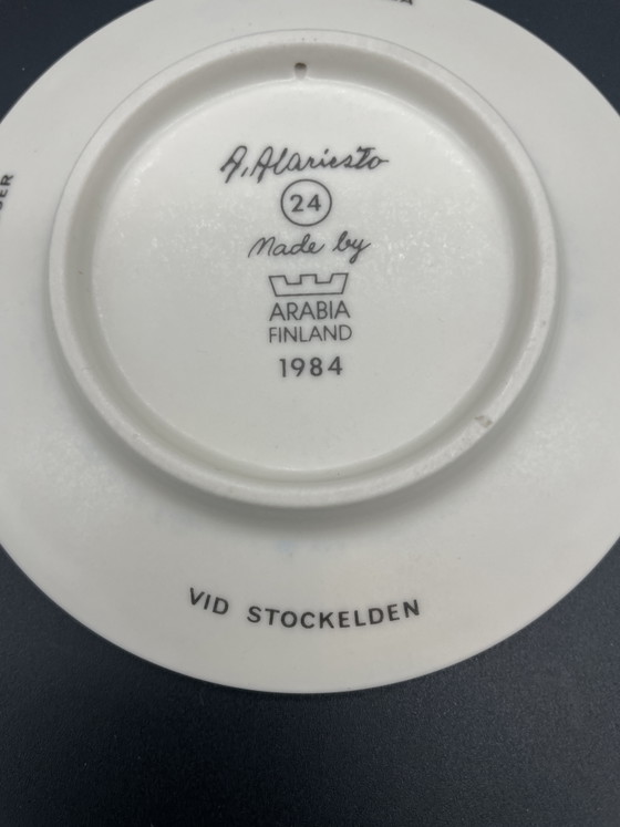 Arabia Finland Wall Plate No. 24, A. Alariesto, 1984 – Künstlers Andreas Alariesto, Wall decoration, Porcelain (photo 3 of 5)