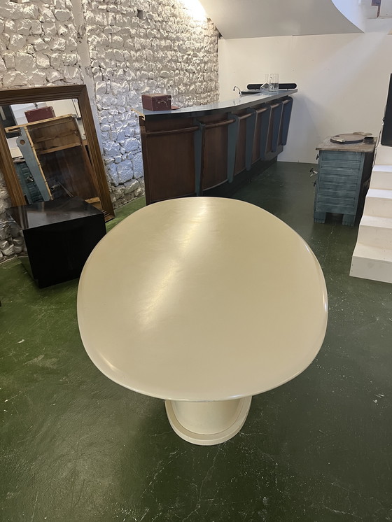 Image 1 of Tavolo da pranzo ovale laccato