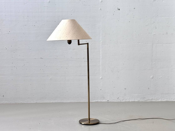 Image 1 of Lampadaire élégant en laiton avec abat-jour en tissu, années 1990