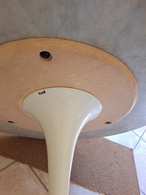 Saarinen - Knoll - 3 sedie Tulip + 1 tavolo con piedistallo (91 cm) – Set da pranzo, Marble (photo 7 of 7)