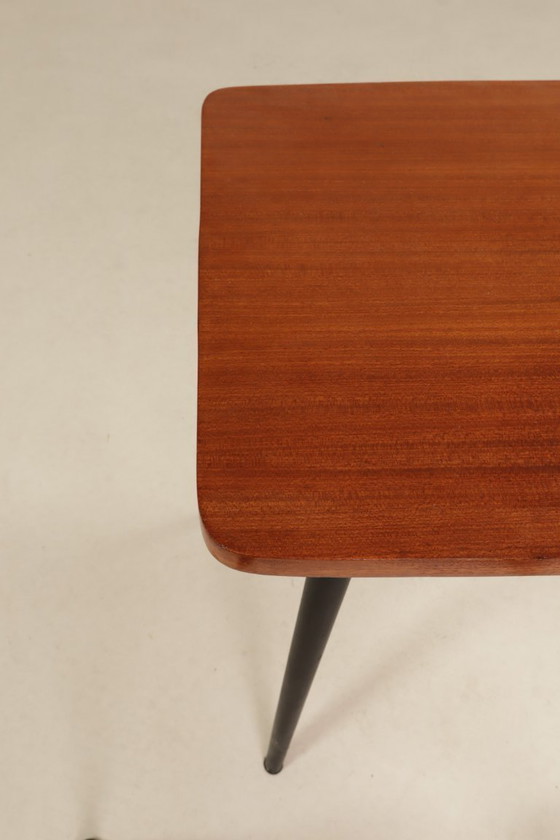 Image 1 of petite table basse vintage au design moderne des années 1970