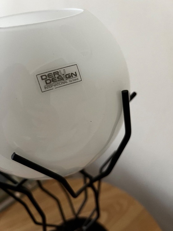 Bijzonder brutalist object met melkglas bol – Deru design, Decoratieve objecten, Iron (photo 3 of 5)