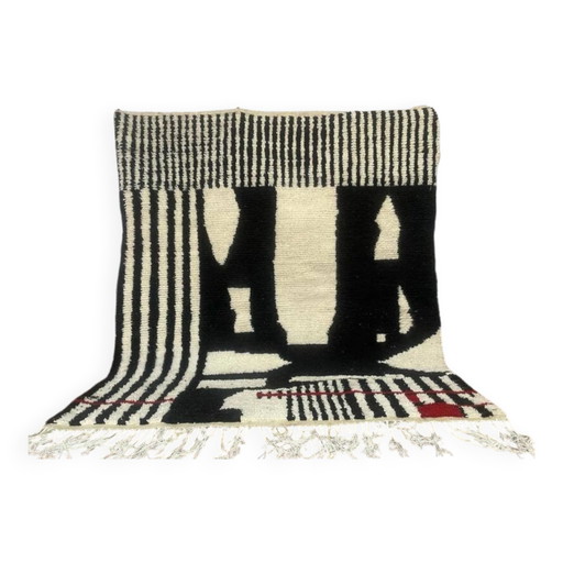 Marokkanischer schwarzer Teppich 200cm x 100cm