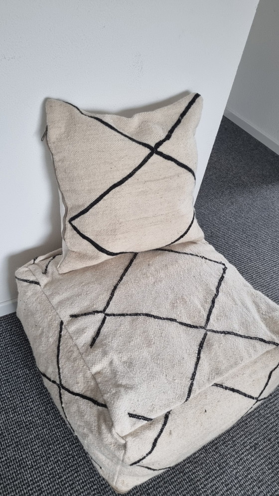 Vintage Berber Poef – Hockers en poefs, Wool (photo 5 of 8)