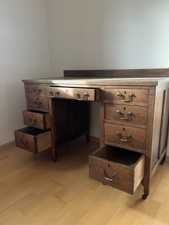 Image 1 of Bureau d'antiquités