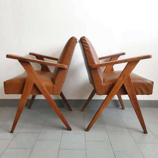 PAIR OF VINTAGE 1950 BRIDGE ARMCHAIRS WITH COMPASS LEGS IN OAK & HAVANA FAUX LEATHER