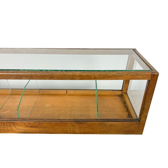 Vintage vitrinekast van hout en glas, Vitrinekasten, Bruin (foto 9 van 12)