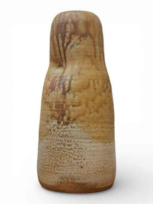Antoine De Vinck sandstone vase (1924-1992)