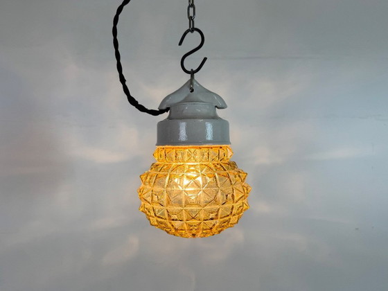 Image 1 of Lampada a sospensione vintage in porcellana bianca, anni '70