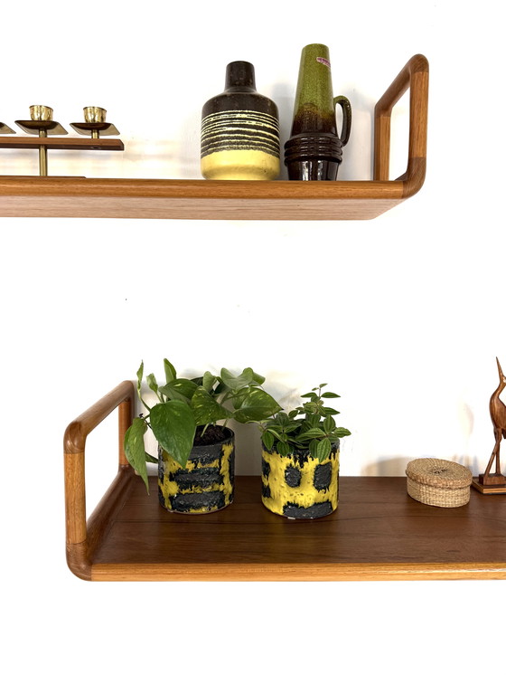 Image 1 of Set van 2 vintage teakhouten wandplanken, Dyrlund ‘70