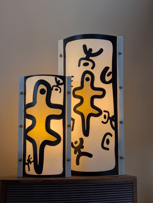 Set de lámparas tubulares Vintage SLAMP / Samuel Parker “Primitive”, Italia, 2002. Dos tamaños, diseño gráfico blanco y negro.