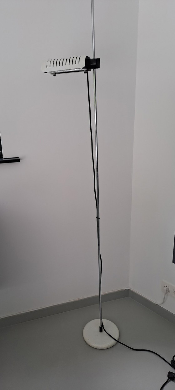 Image 1 of Joe Colombo vloerlamp Oluce 626L
