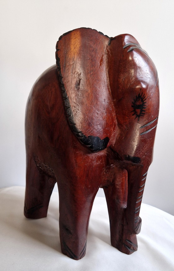 Image 1 of Éléphant en bois de teck massif
