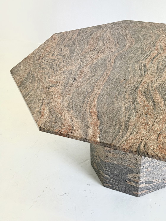 Image 1 of Table de salle à manger octogonale vintage en granit/ pierre naturelle