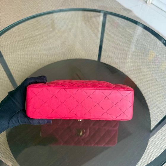 Image 1 of Chanel Classic Flap Small - 23 cm gewatteerd lamsleer rood goudkleurige hardware Serie 25