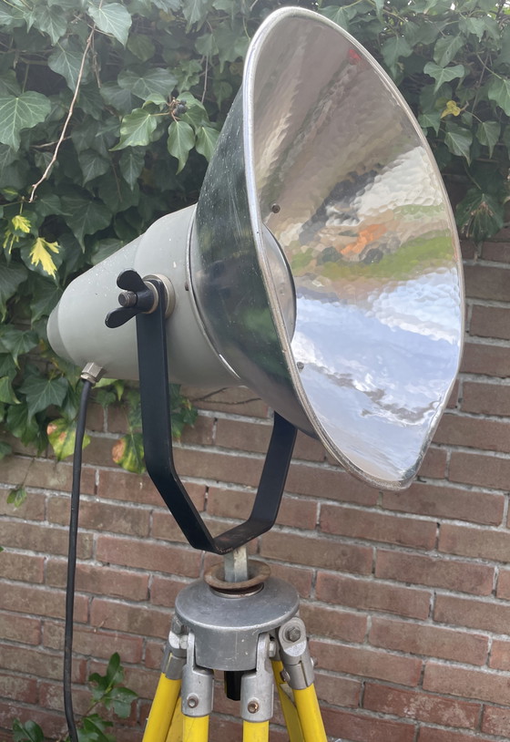 Image 1 of Industriële vintage driepoot spot staande lamp - verstelbaar 