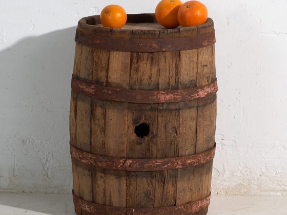 Antico barile in legno con cerchi in ferro, Ungheria, circa 1930, Oggetti decorativi, Rosso, Rustic (foto 2 di 40)