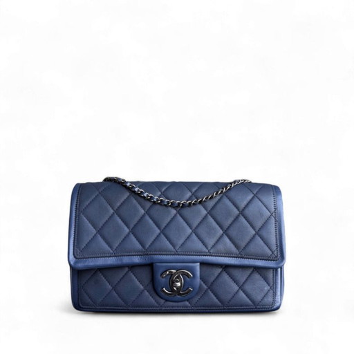 Chanel Seasonal Flap - 25 cm gewatteerd kalfsleer, blauw ruthenium, zilverkleurige hardware, serie 20