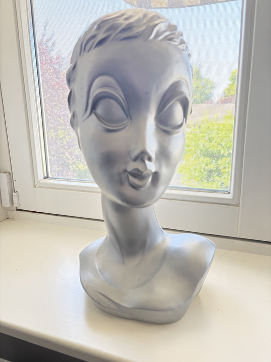 Image 1 of Vintage Twiggy etalagehoofd XL – 40 cm – zilverkleurig