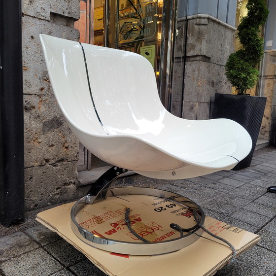 Image 1 of Sillón Goldfinger, after Michel Cadestin, estilo Space Age, fibra de vidrio y acero cromado, 90’s – Francia