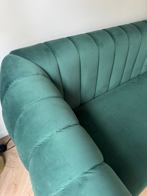 Image 1 of Bellissimo divano in velluto verde Richmond Interior