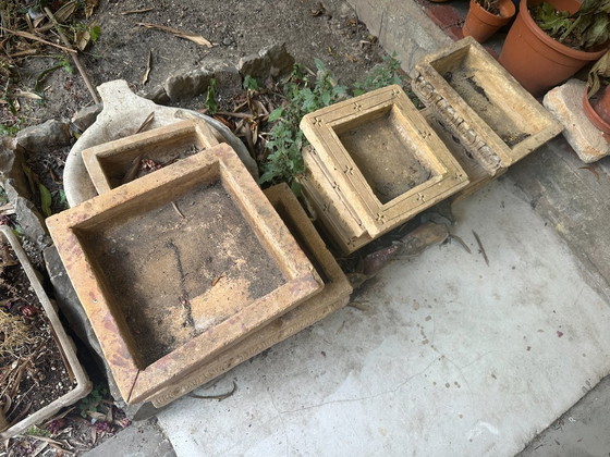 Image 1 of Lotto di vecchie vasche in pietra intagliata - Artigianato indiano