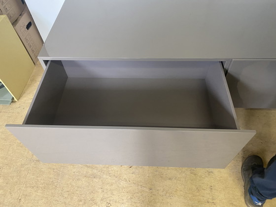 Image 1 of Capellini Uni/2 dressoir, couleur boue/taupe, hoogglans, 270 cm breef