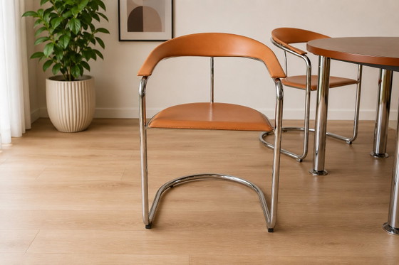 PARADOR Design Eetkamerset 1987 | Originele showroom | 5 leren en chromen stoelen & ronde tafel – Leather (photo 4 of 12)