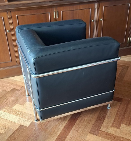2 Cassina LC2 fauteuils Le Corbusier – Leer, Chroom (photo 3 of 7)