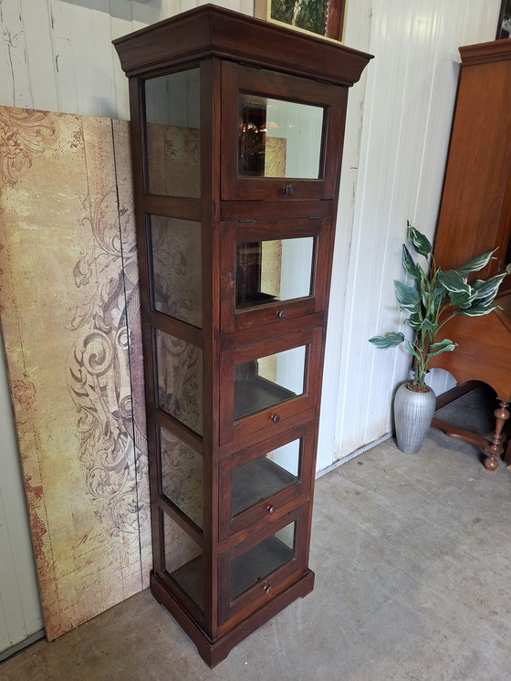 Image 1 of Klassieke teakhouten vitrinekast, servieskast, boekenkast, Drankkast afm: 45x60cm en 200cm hoog.