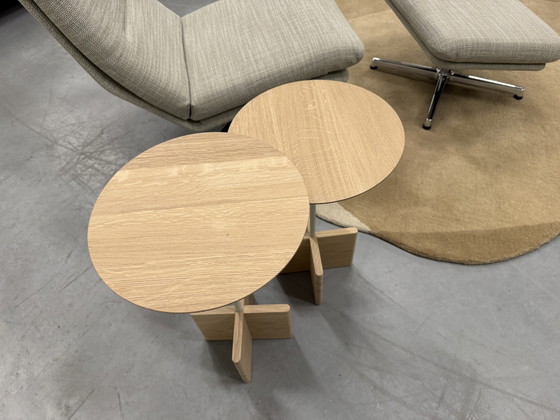 Image 1 of 2 tavolini Beek Cross in legno massello di rovere