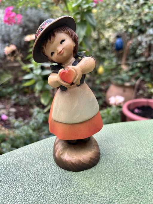 ANRI Statuette - The Gift - little girl offering her heart