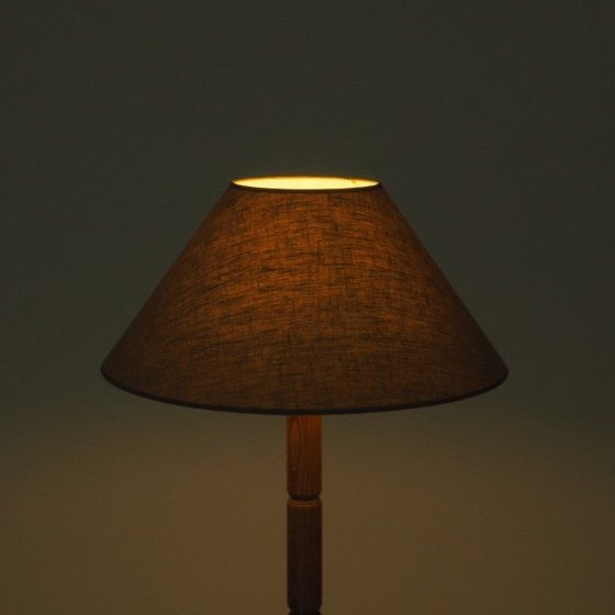 Image 1 of Lampadaire en bois style milieu du siècle