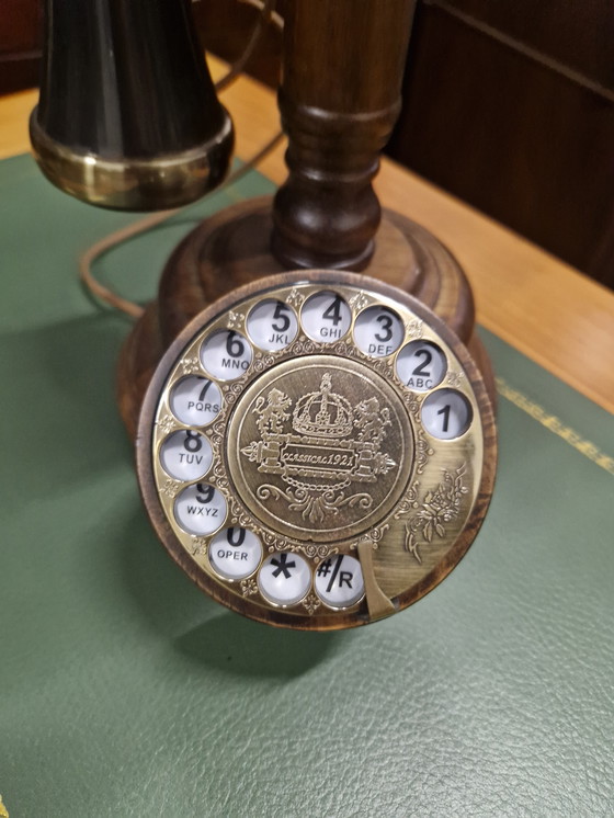 Image 1 of Telefono antico