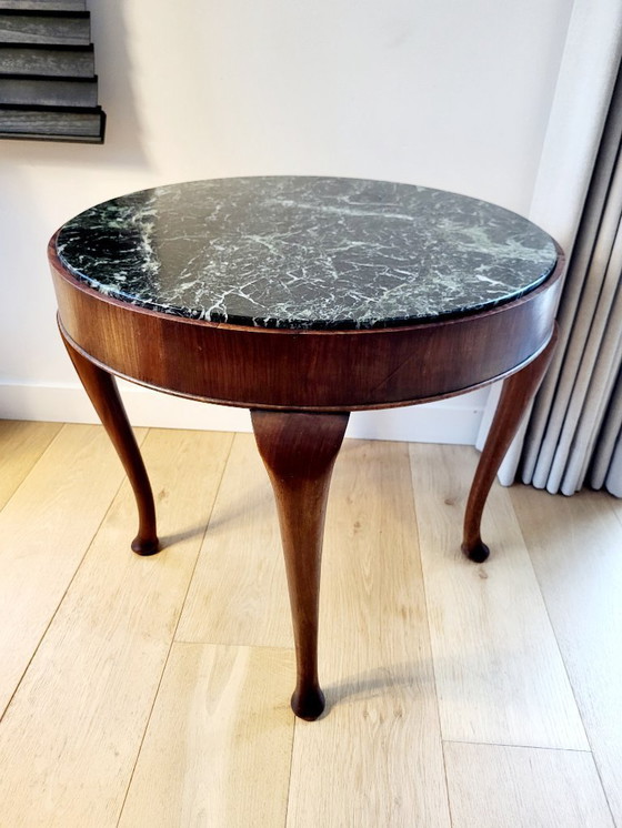 Image 1 of Table d'appoint ou table basse ancienne française, plateau en marbre et piètement en bois