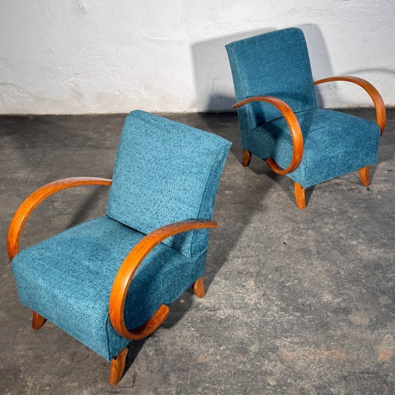 Image 1 of Een paar Halabala H-410 fauteuils, volledig gerestaureerd, jaren 30.