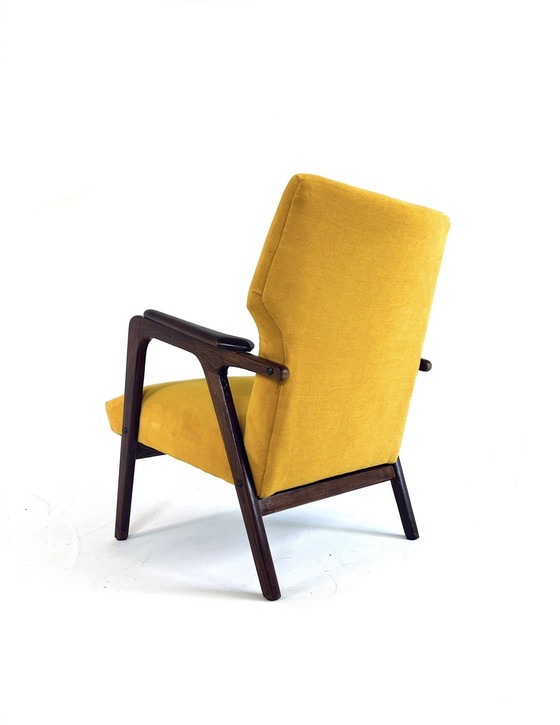 Image 1 of Gerestaureerde Wingback Fauteuil