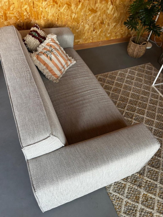 Image 1 of Schönes und robustes 2,5-Sitzer-Sofa Bor in gutem Zustand, sandfarbenes Sofa