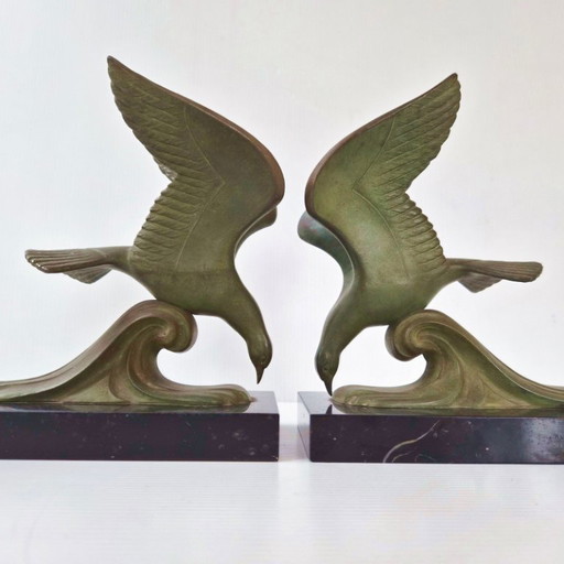 Pair of vintage 1950s bookends, seagull on a wave, marble & metal, 50s