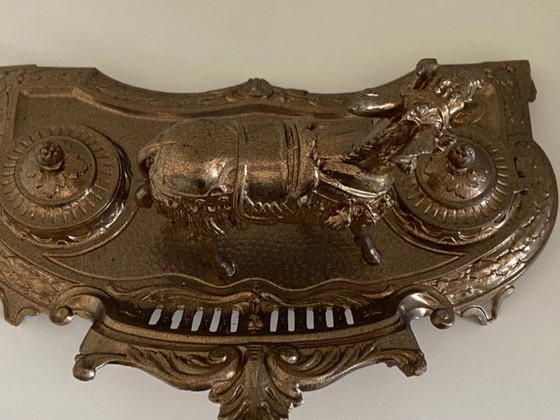 Image 1 of Écritoire à Double Encriers Modèle Atypique Métal Doré Patiné Décor Mulet Orient