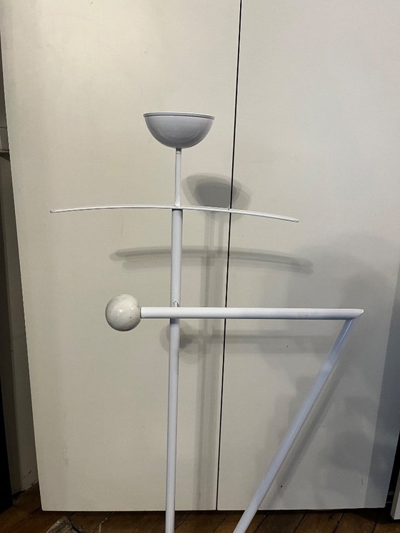 Image 1 of Fly Line Valet Stand, Italy, 1990s, White Lacquered Metal, Carrara Marble Top, Post-Modern Design