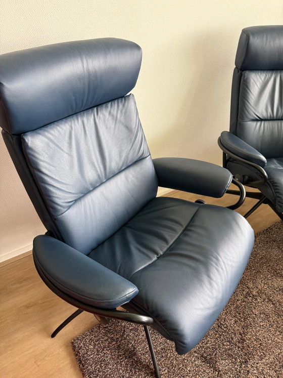 2x Adjustable recliner chairs – Stressless, Leather, Metal (photo 3 of 5)