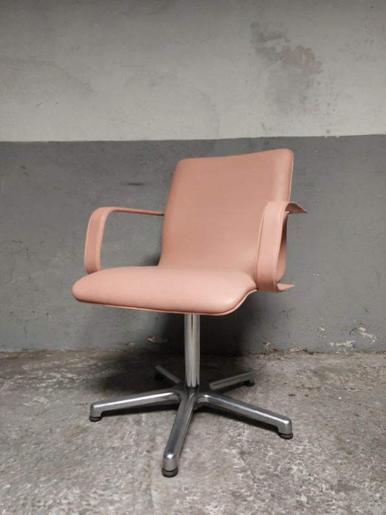 Image 1 of Sedia da ufficio vintage rosa con piede cromato