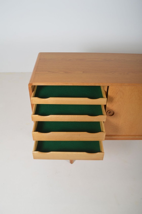 Image 1 of Dänisches minimalistisches Sideboard aus heller Eiche, 1960er Jahre
