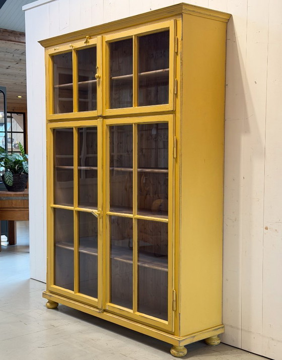 Image 1 of Vintage gele vitrinekast hout | Wandkast | Buffetkast 