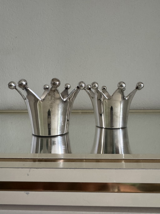 Silver-plated wreath candle holder