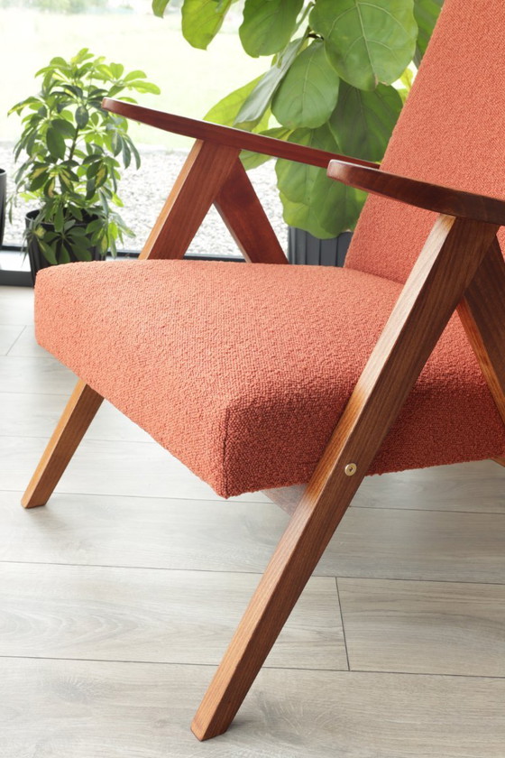 Image 1 of Mid Century Sessel Terracotta Boucle Skandinavisches Design Sessel aus Holz