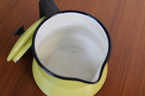 Image 1 of Caffettiera vintage KOCKUMS, smalto giallo - Svezia, anni '30