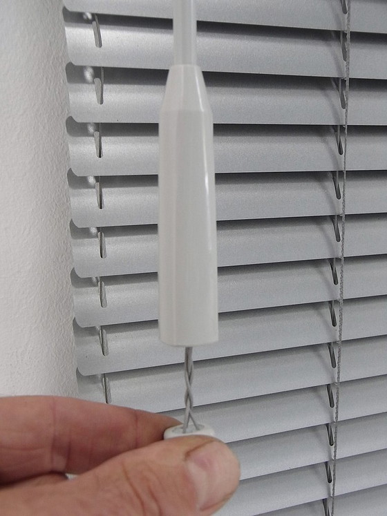 Horizontal blinds Silent Gliss Mod. 8110, original packaging, 3 pieces available – Room screens, Aluminium (photo 10 of 17)