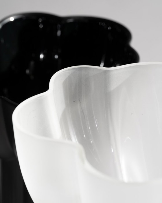 Image 1 of Vaso scultoreo Rosenthal Duo Tapio Wirkkala in vetro satinato e rara porcellana nera